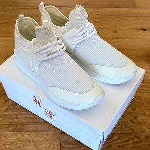 SHAQ Register White Basketball Sneakers style #82133-01 size 8.5 Men’s